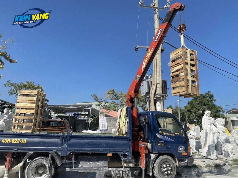 Vận chuyển tượng đá phong thủy cần dùng máy móc chuyên dụng